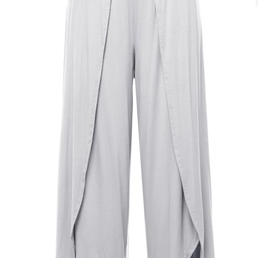 Chic Women's Wide-Leg Pants in Light Gray